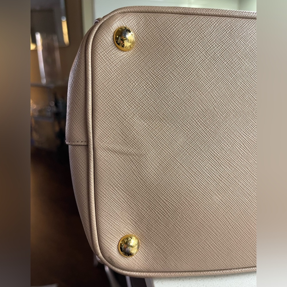 COPY - Prada Saffiano Lux Galleria Double Zip Tote -size Large - Picture 8 of 16